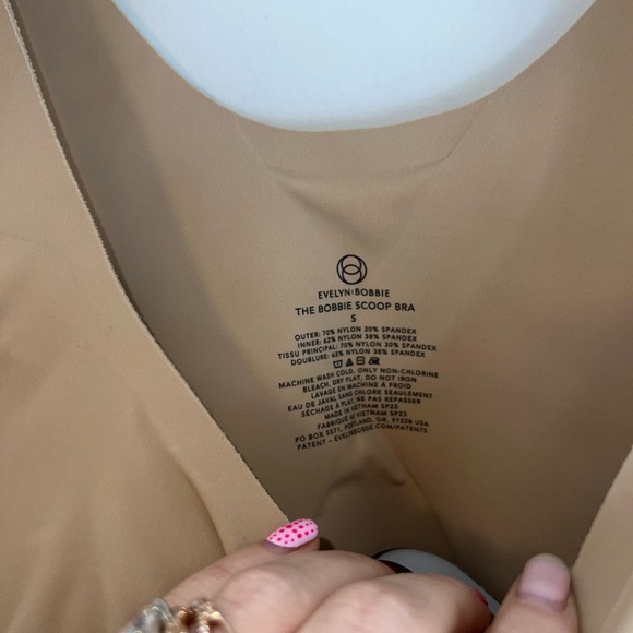 Seamless Tan Bra - Picture 6 of 11